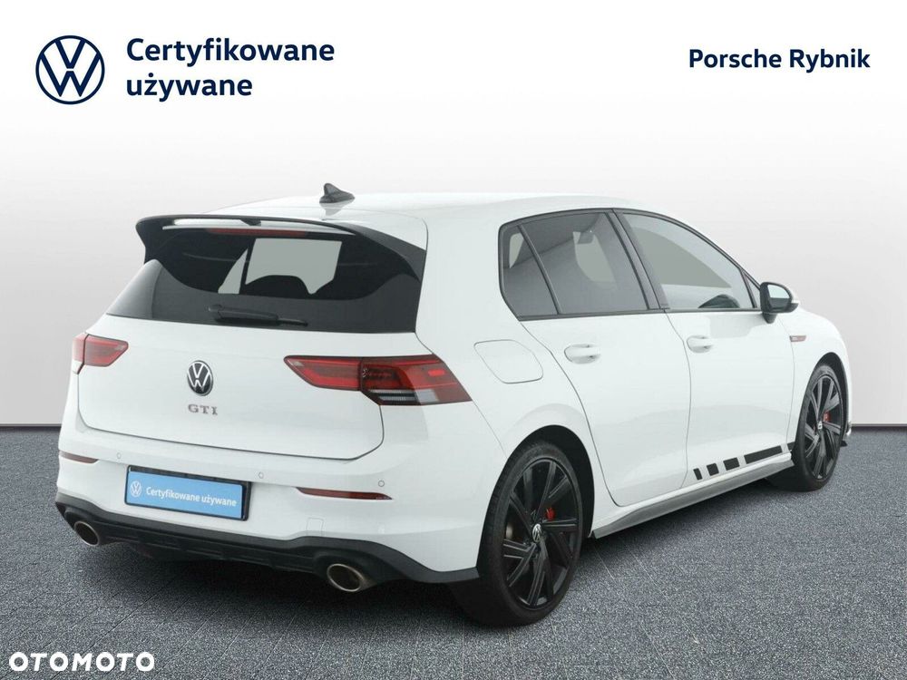 Volkswagen Golf - 5