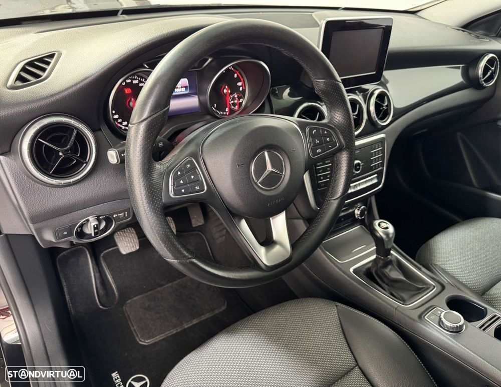 Mercedes-Benz CLA 180 d Shooting Brake Urban - 6