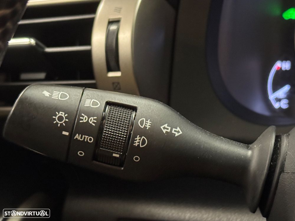 Lexus IS 300H Pack Executive+ - 20