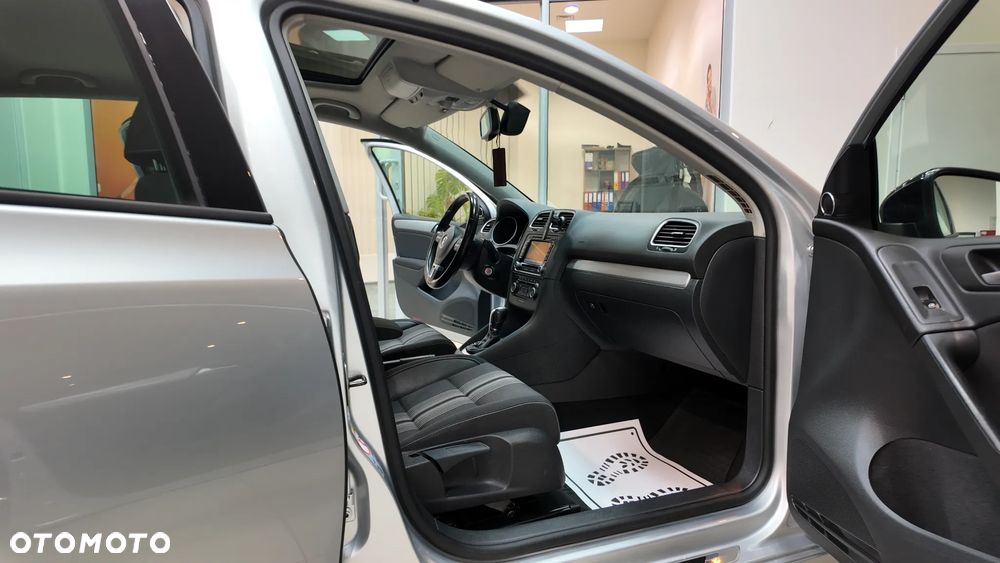 Volkswagen Golf 2.0 TDI DPF BlueMotion Technology DSG MATCH - 33