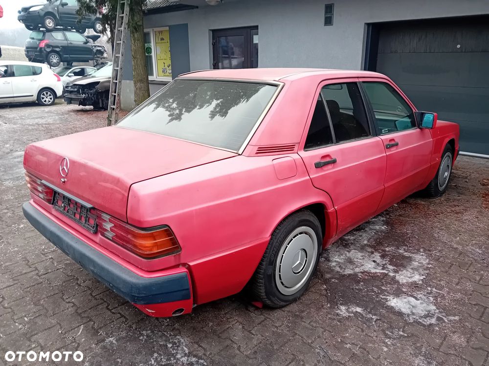 *MERCEDES 190* Samochód na części - 4