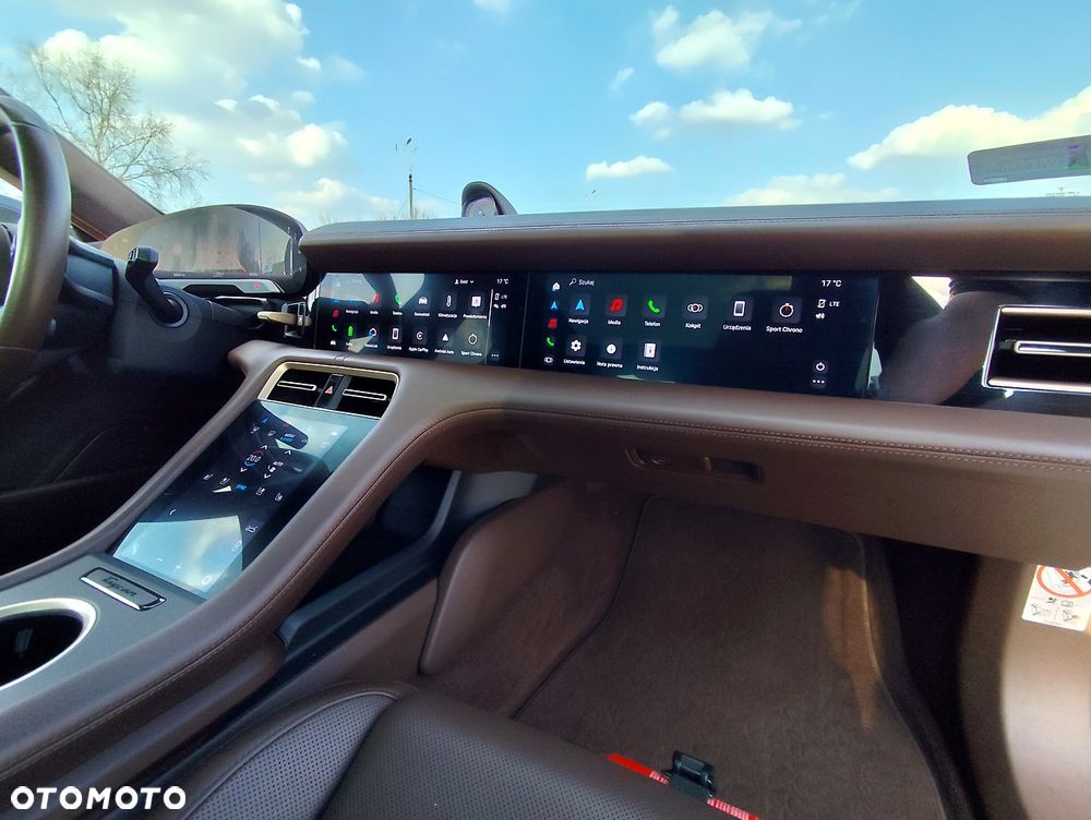 Porsche Taycan Turbo - 9