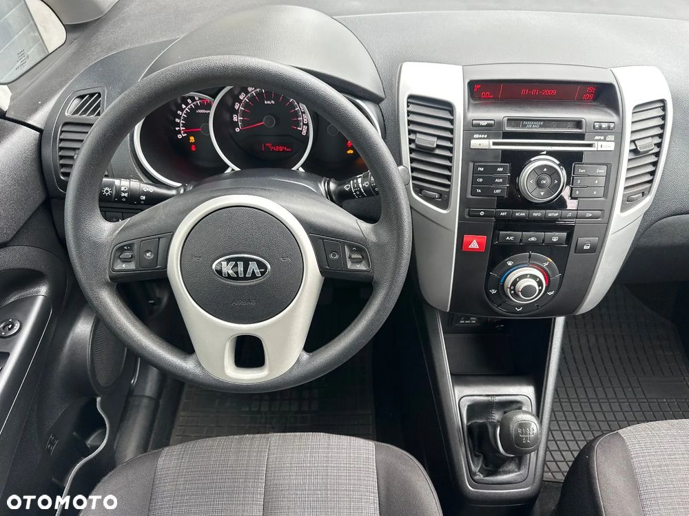 Kia Venga - 14