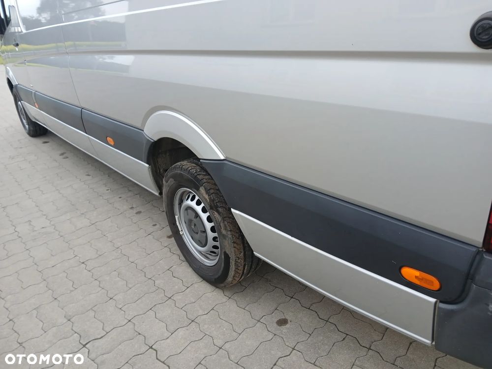 Mercedes-Benz Sprinter - 13
