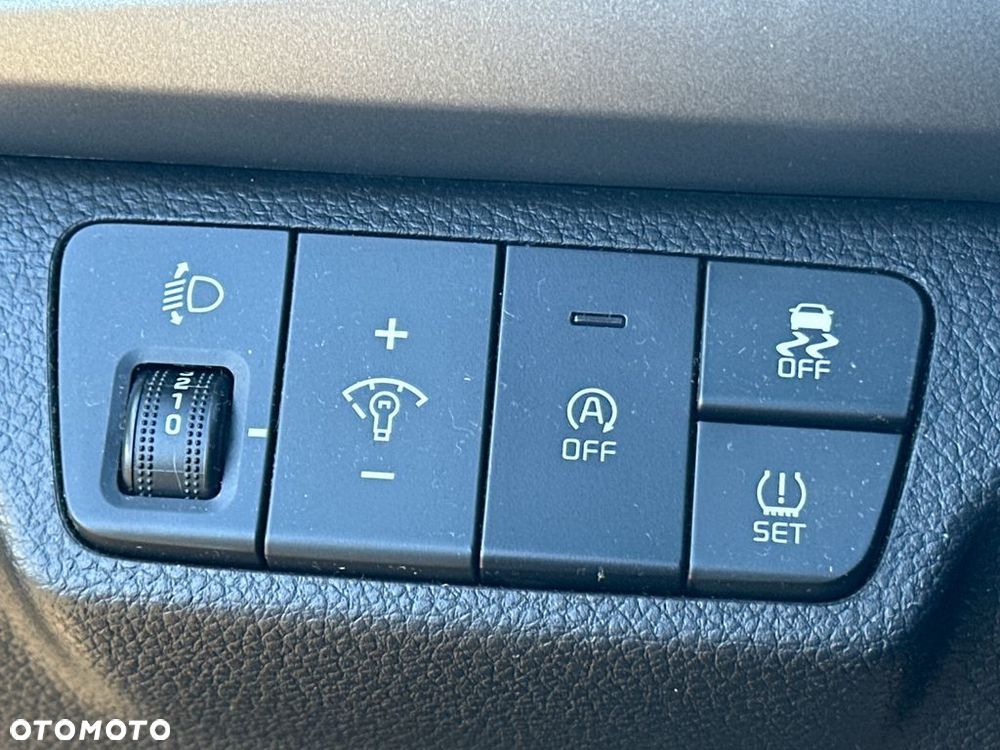 Kia Rio - 12