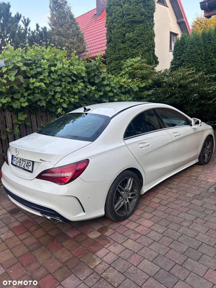 Mercedes-Benz CLA 220 4-Matic AMG Line - 10