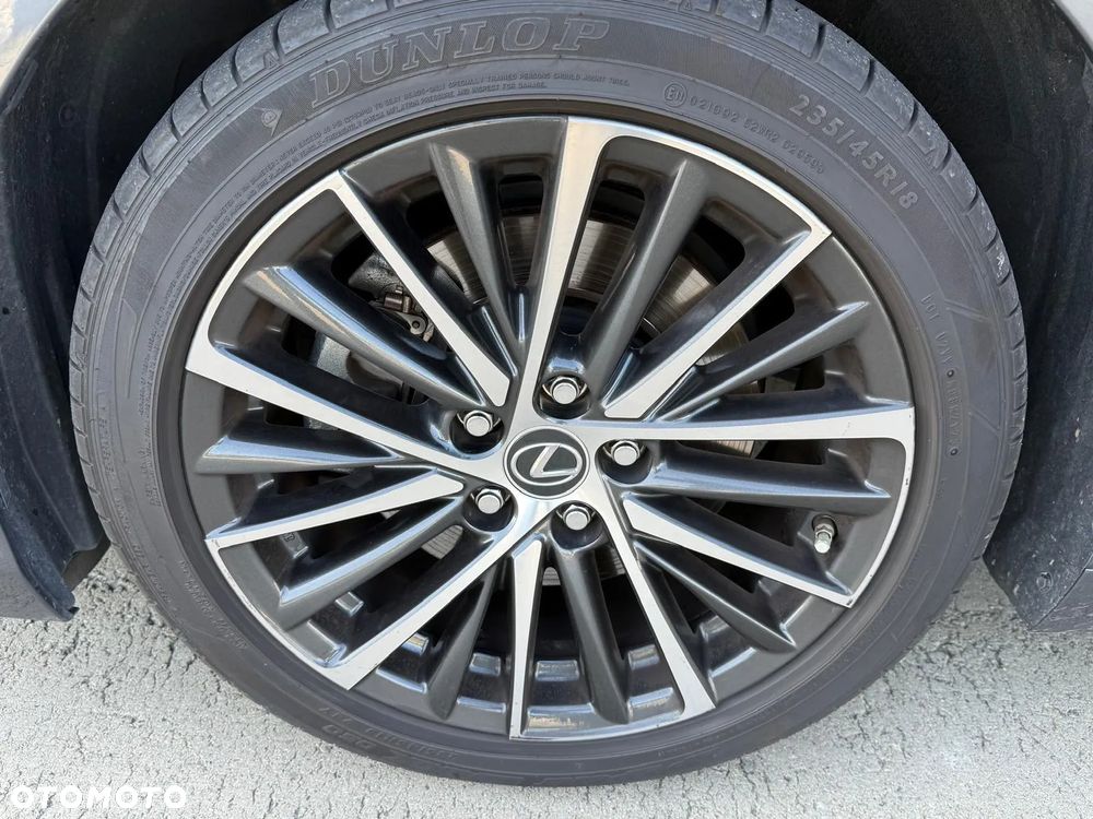 Lexus ES - 12