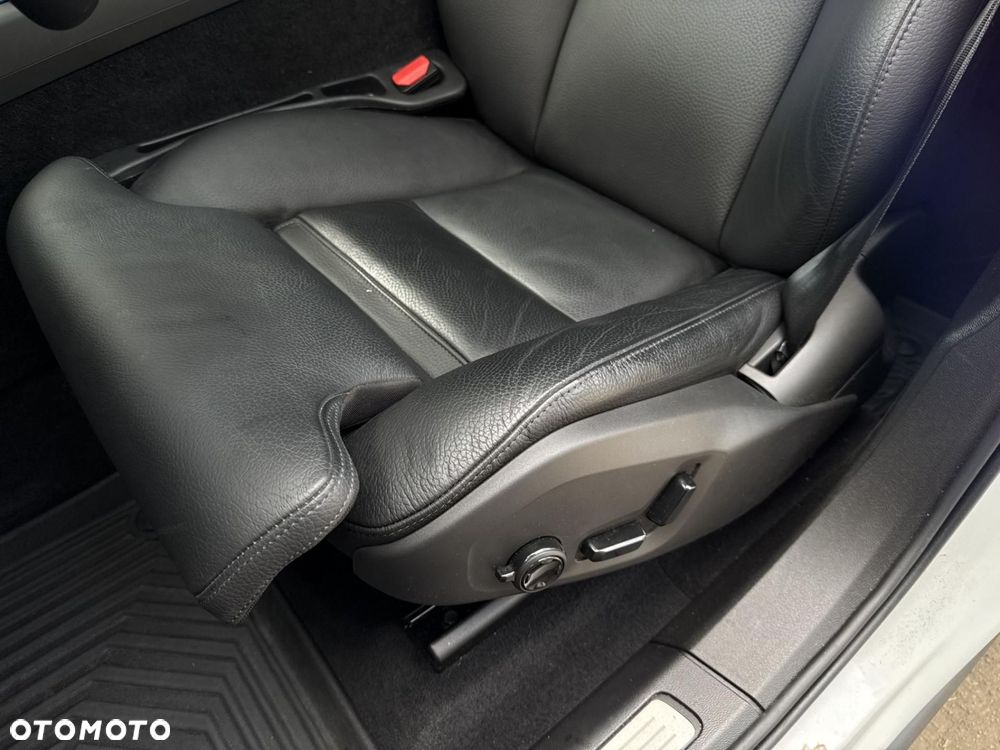 Volvo XC 60 B4 B R-Design - 13