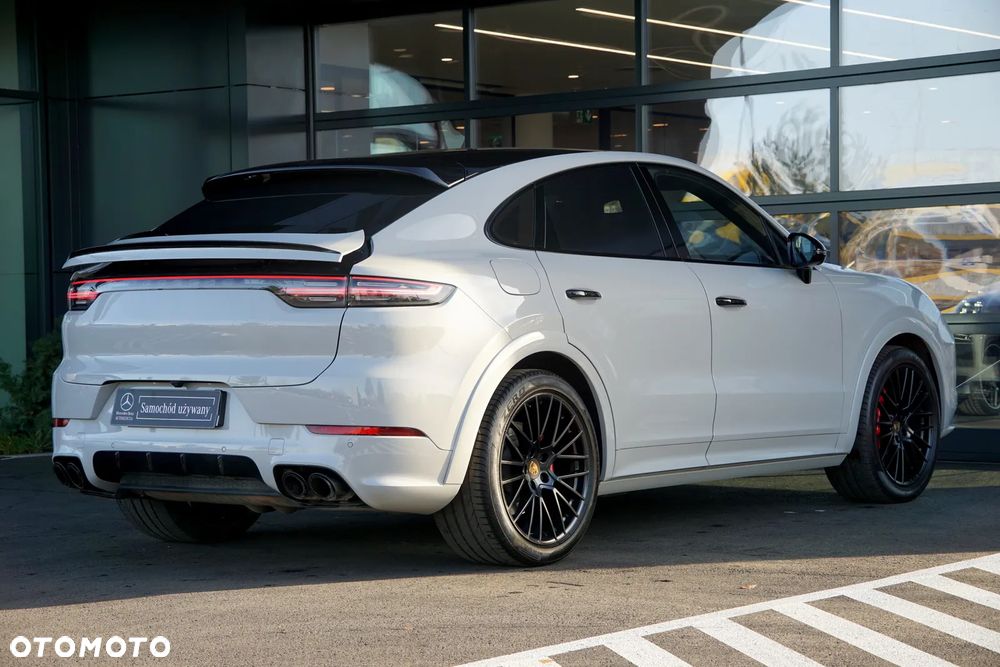Porsche Cayenne Coupe GTS - 7