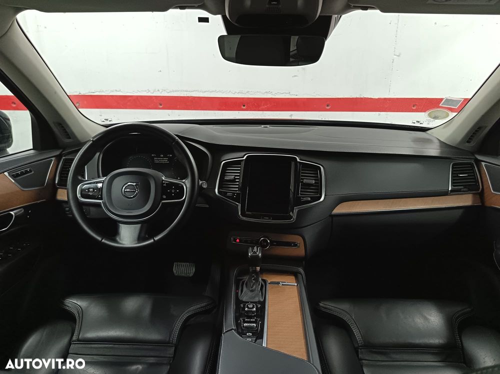 VOLVO XC90 2019 — imagine 12