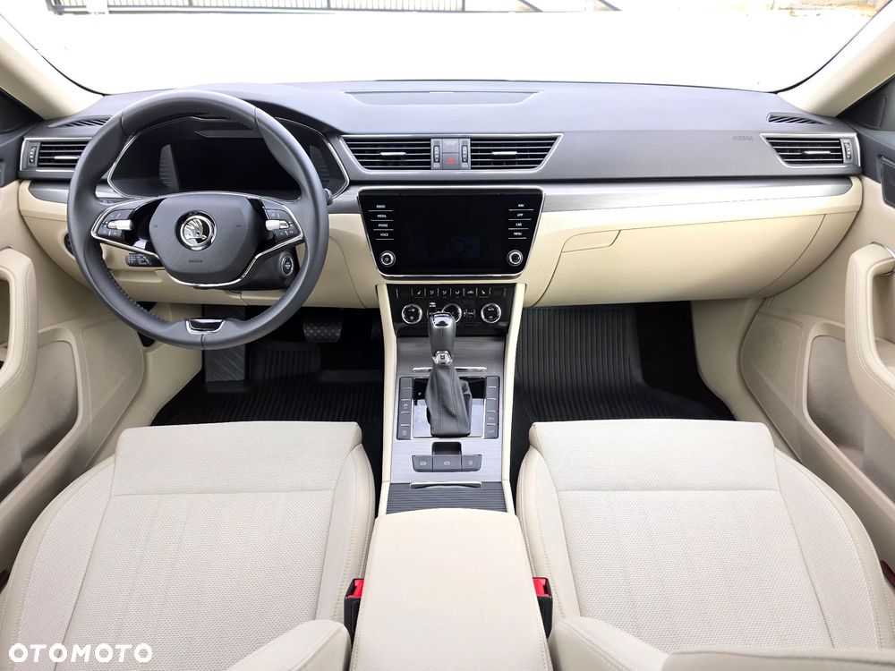 Skoda Superb 2023 photo 3