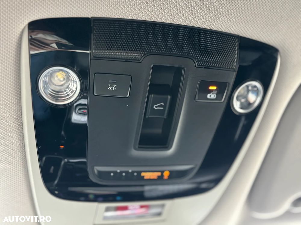 Kia Sorento 1.6 T-GDI HEV 6AT 4x4 7P Design+ - 34