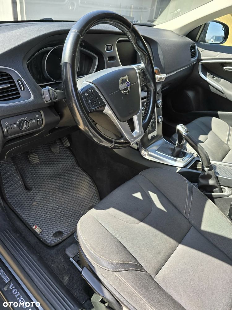 Volvo V40 Cross Country D4 Momentum - 9
