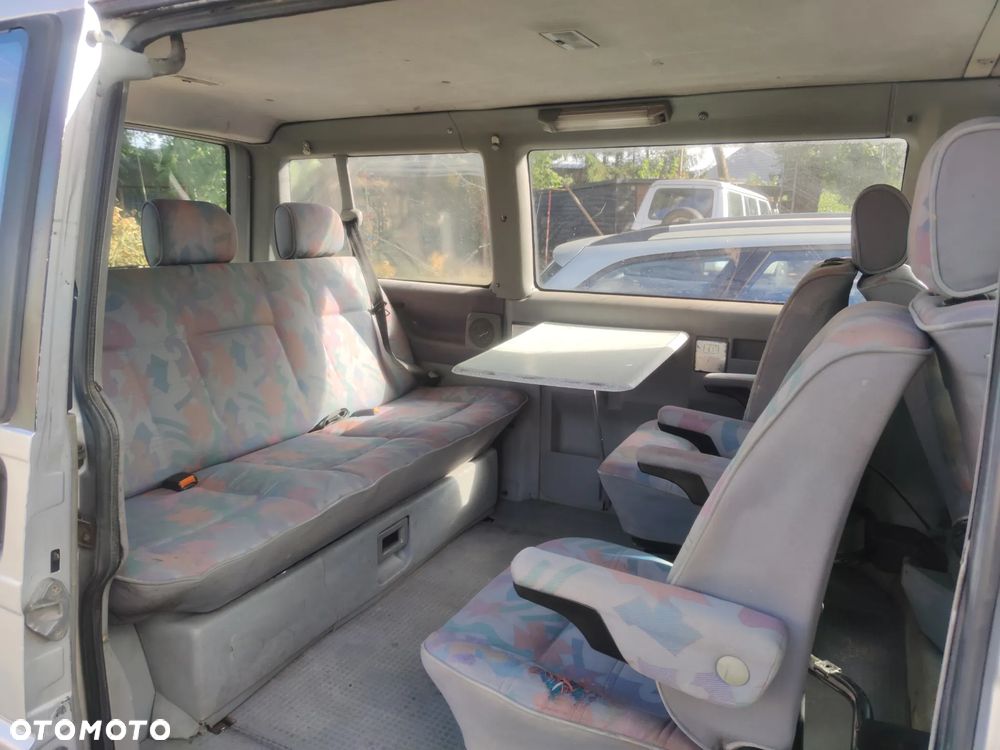 Volkswagen Multivan - 8