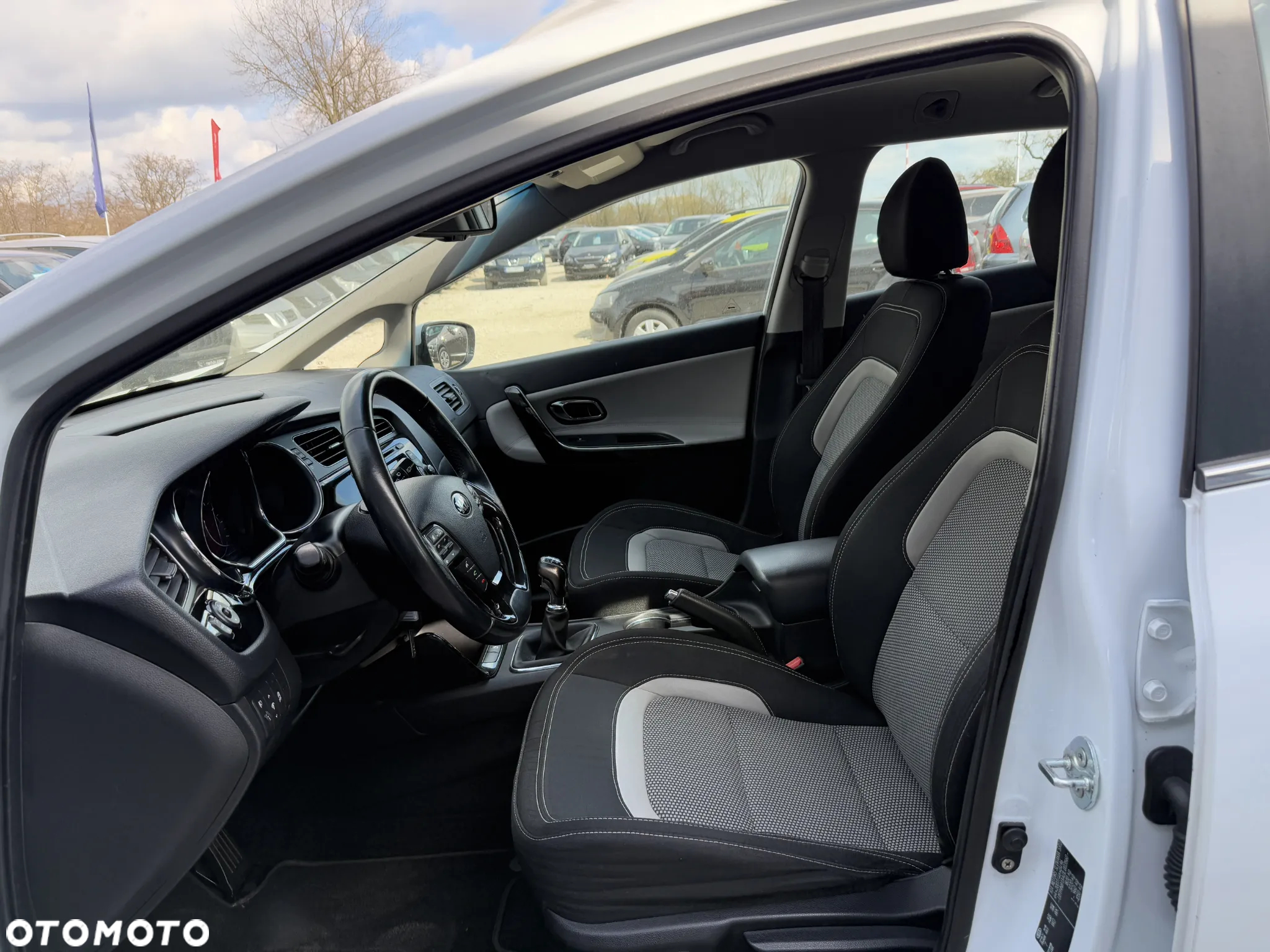 Kia Ceed 1.6 GDI ISG Spirit - 22