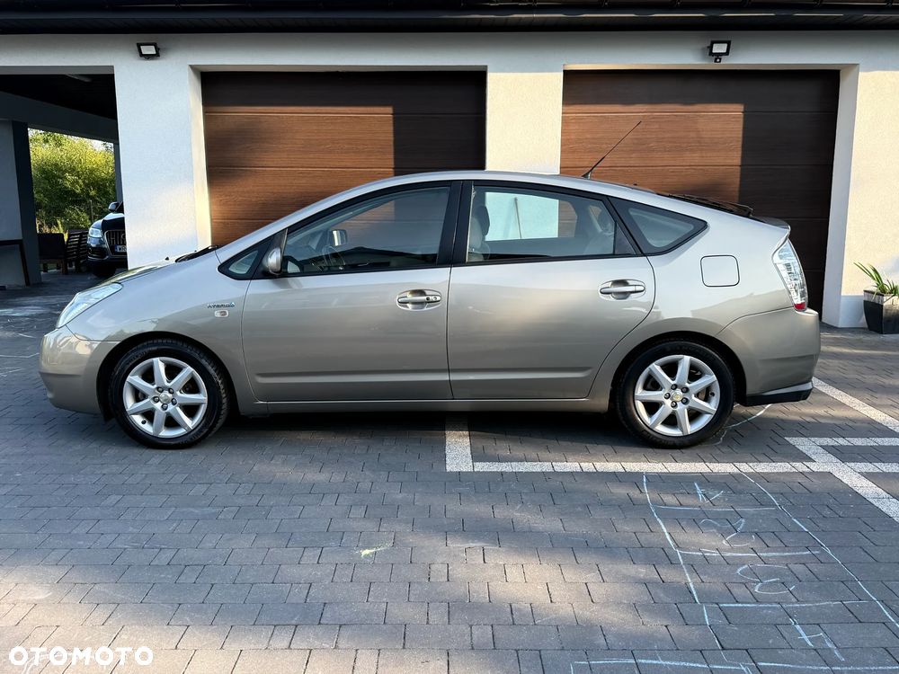Toyota Prius 1.5 VVT-i Sol - 3