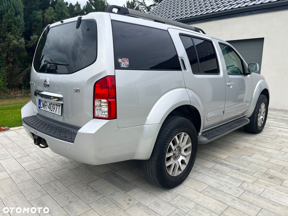Nissan Pathfinder 4.0 V6 Premium - 6