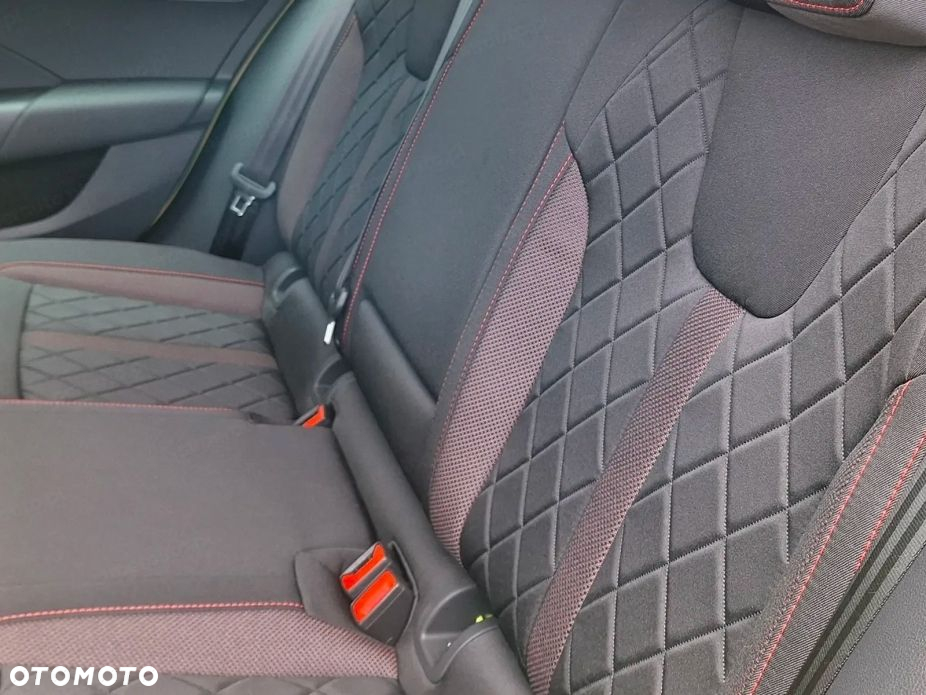 Skoda Octavia 2.0 TSI RS DSG - 8