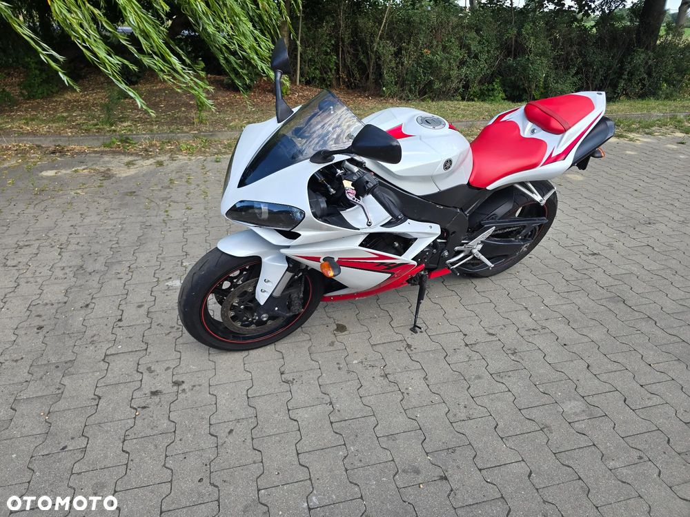Yamaha R1 - 1