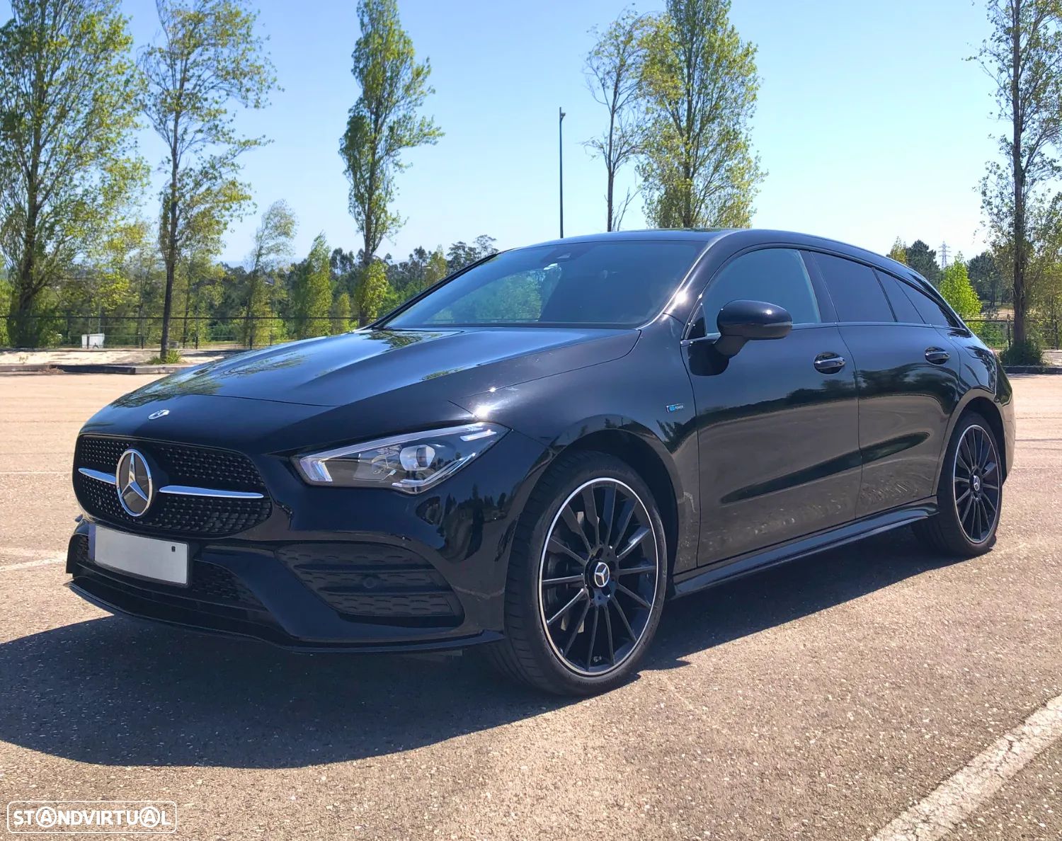 Mercedes-Benz CLA 250 e Shooting Brake AMG Line - 1