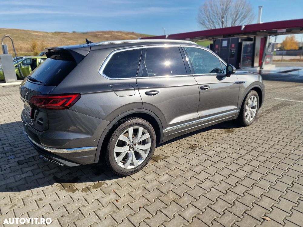 Volkswagen Touareg 3.0 V6 e-Hybrid 4Motion Aut. Elegance - 9