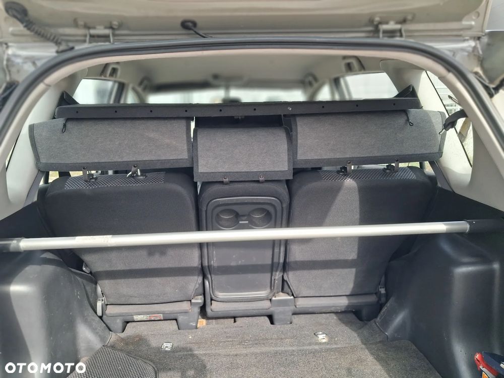 Toyota Corolla Verso 2.0 D-4D Sol - 4