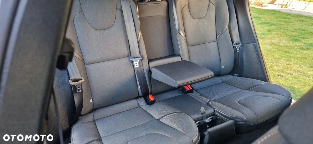 Volvo V40 T3 Drive-E R-Ocean Race - 26