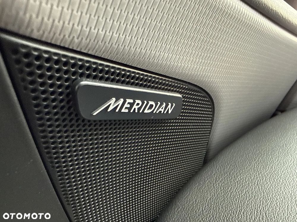 Jaguar XE 2.0 D AWD R-Sport - 18