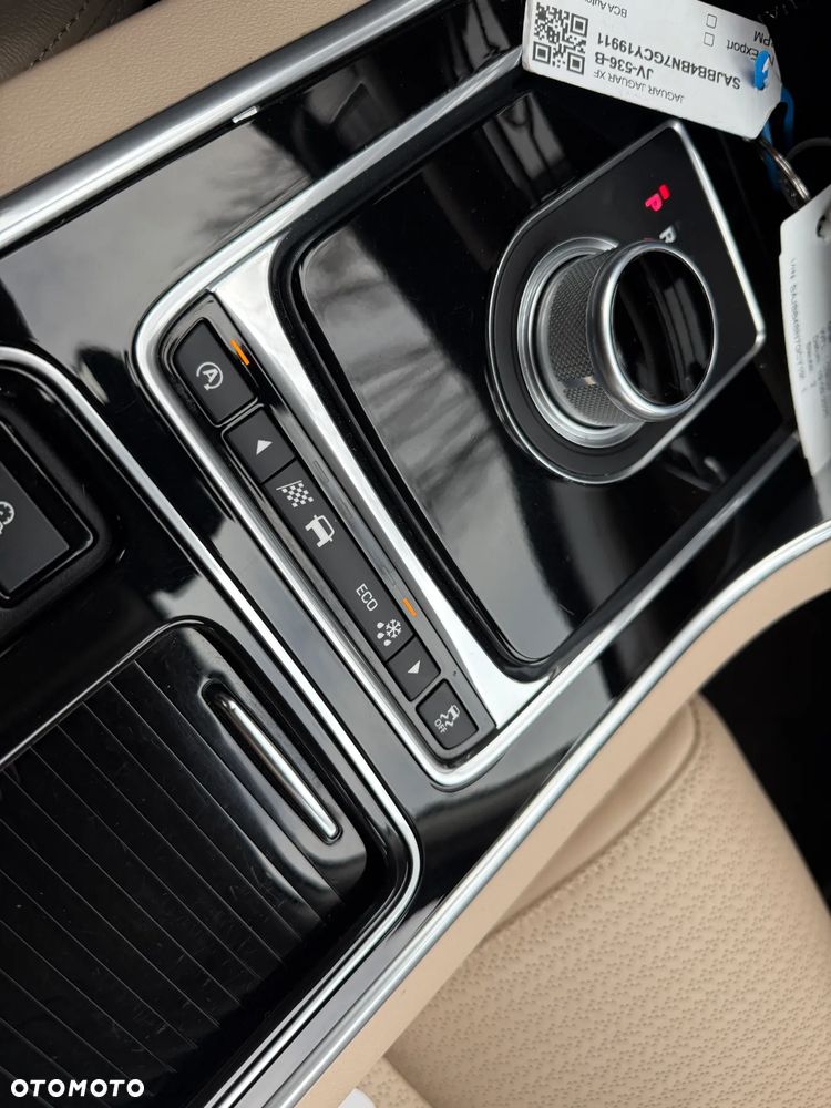 Jaguar XF E-Performance Prestige - 19