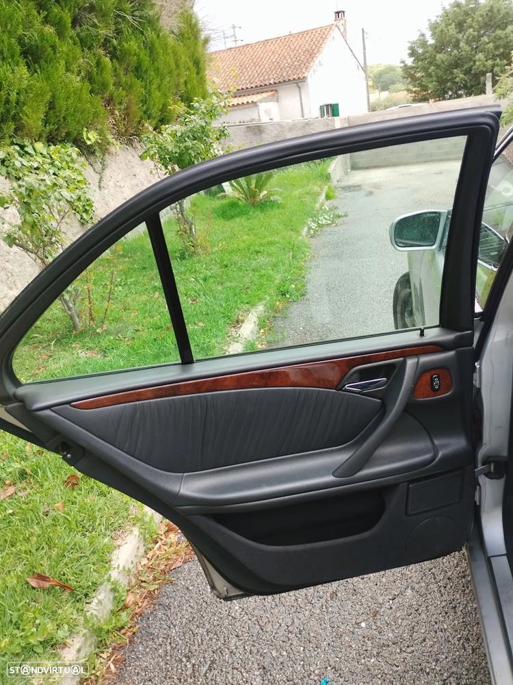 Mercedes-Benz E 200 Kompressor Classic - 19