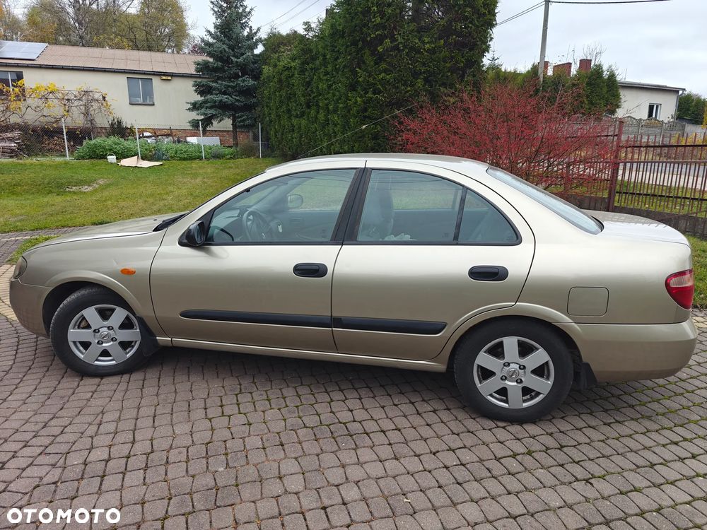 Nissan Almera