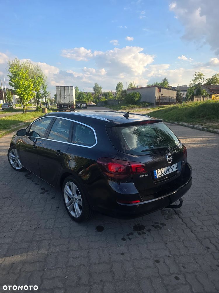 Opel Astra 1.7 CDTI Cosmo - 4