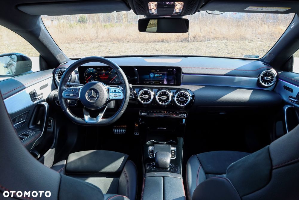 Mercedes-Benz CLA 220 7G-DCT - 9