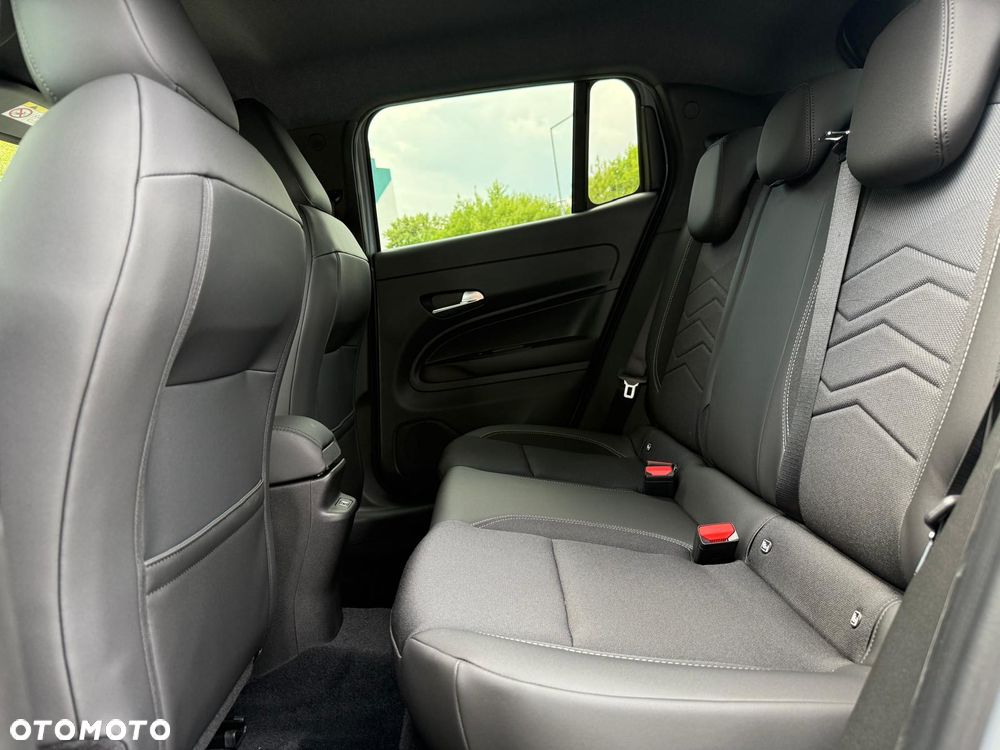 Jeep Avenger 1.2 T3 mHEV Black Edition FWD eDCT6 - 13