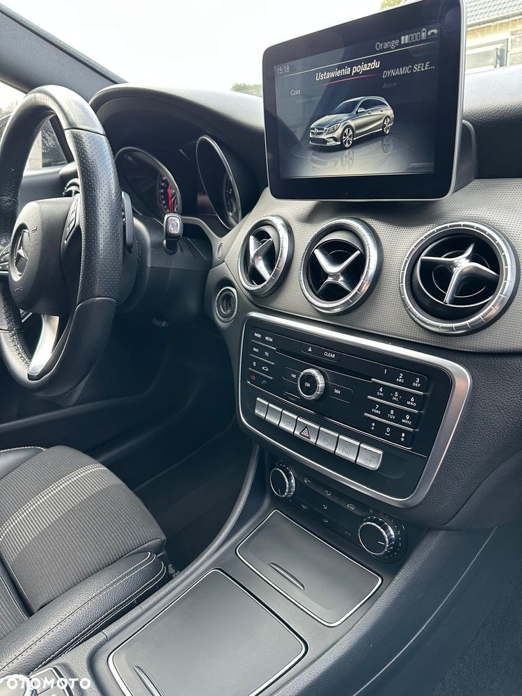 Mercedes-Benz CLA 220 d 7G-DCT - 31