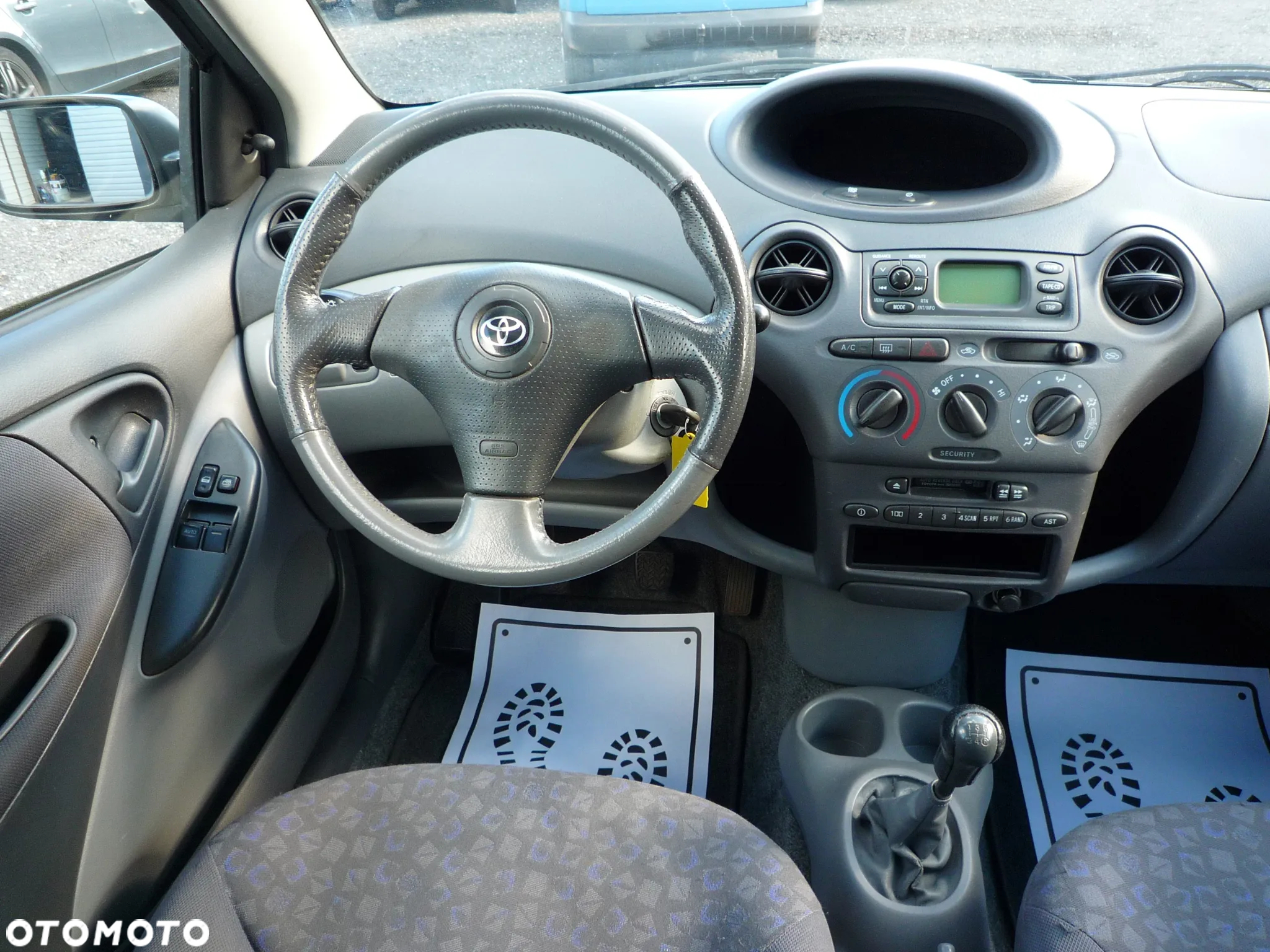 Toyota Yaris - 18