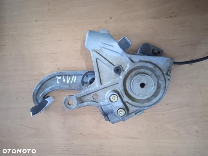 Pedał hamulca ręcznego Mercedes W203 2204200312 - 1