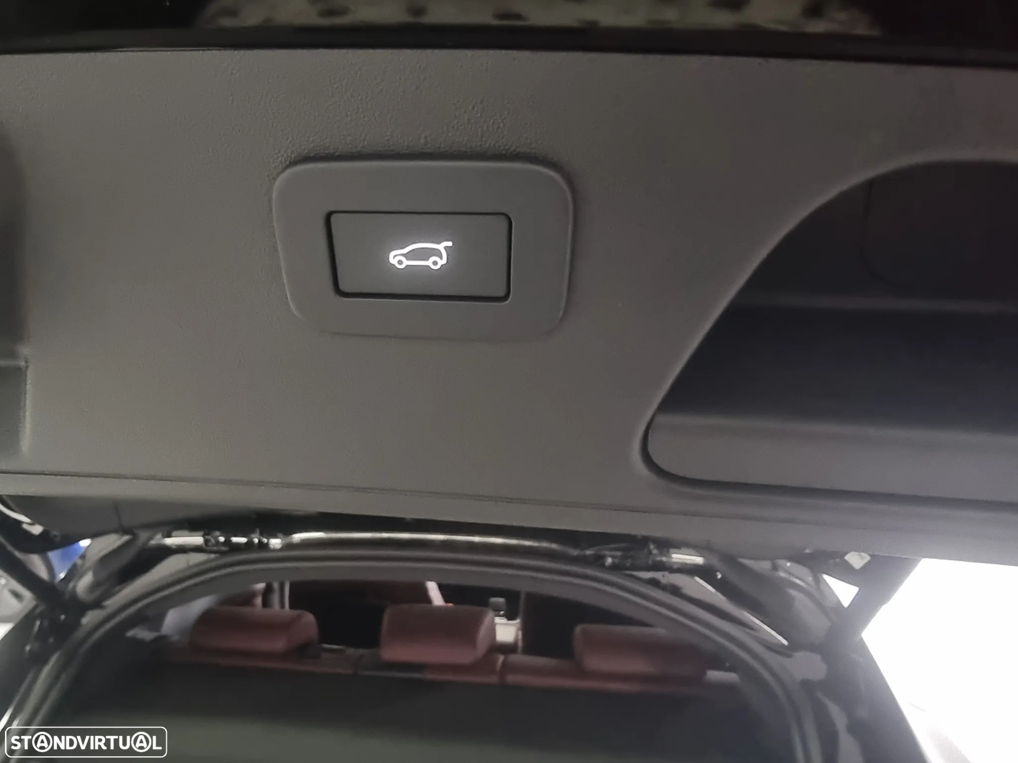 Jaguar E-Pace 1.5 P300e R-Dynamic SE AWD Aut. - 16