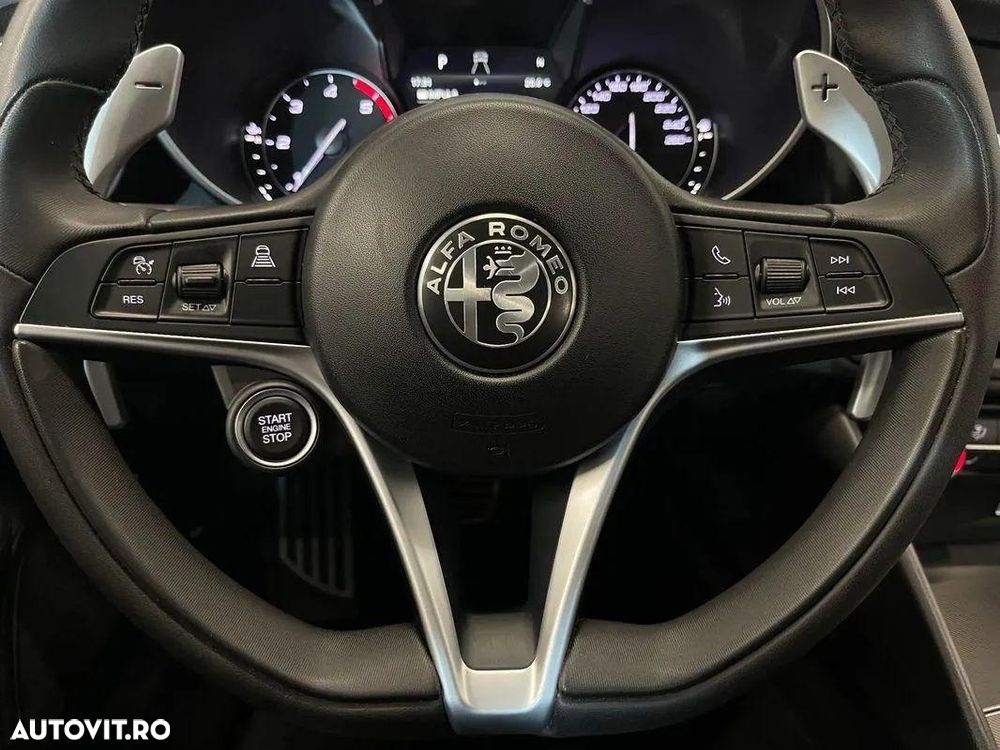 Alfa Romeo Giulia 2.2 AT8-Q4 Veloce - 23