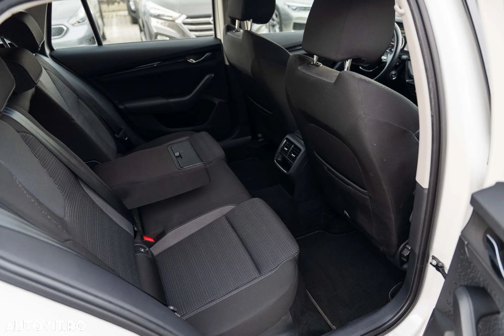 Skoda Octavia 2.0 TDI DSG Edition Plus - 9