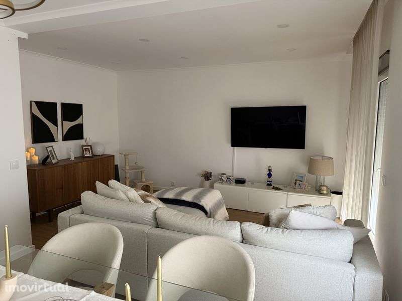 Apartamento T3 no Feijó - Grande imagem: 2/12