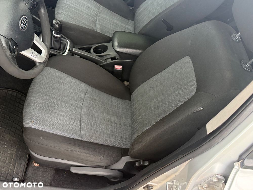 Kia Ceed 1.4 L - 5