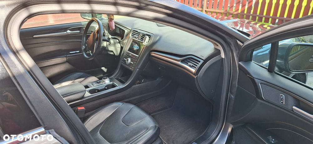 Ford Fusion - 13