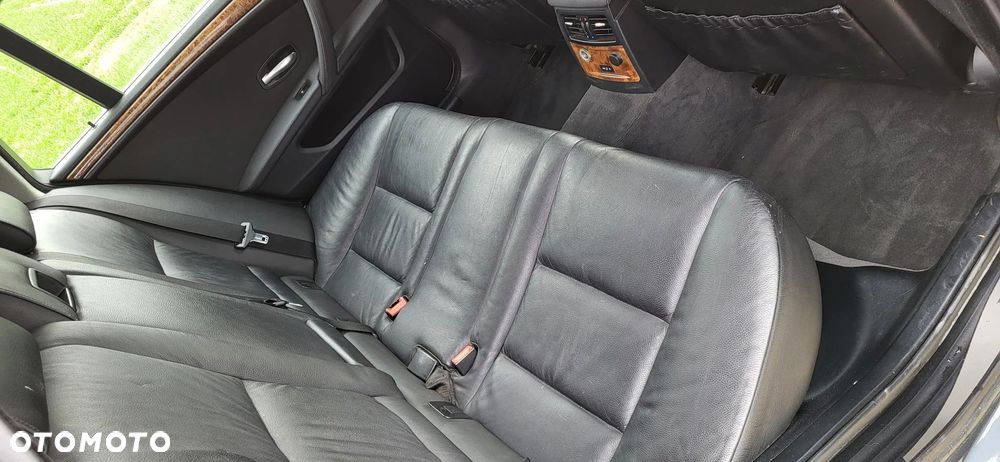 BMW Seria 5 525d - 9