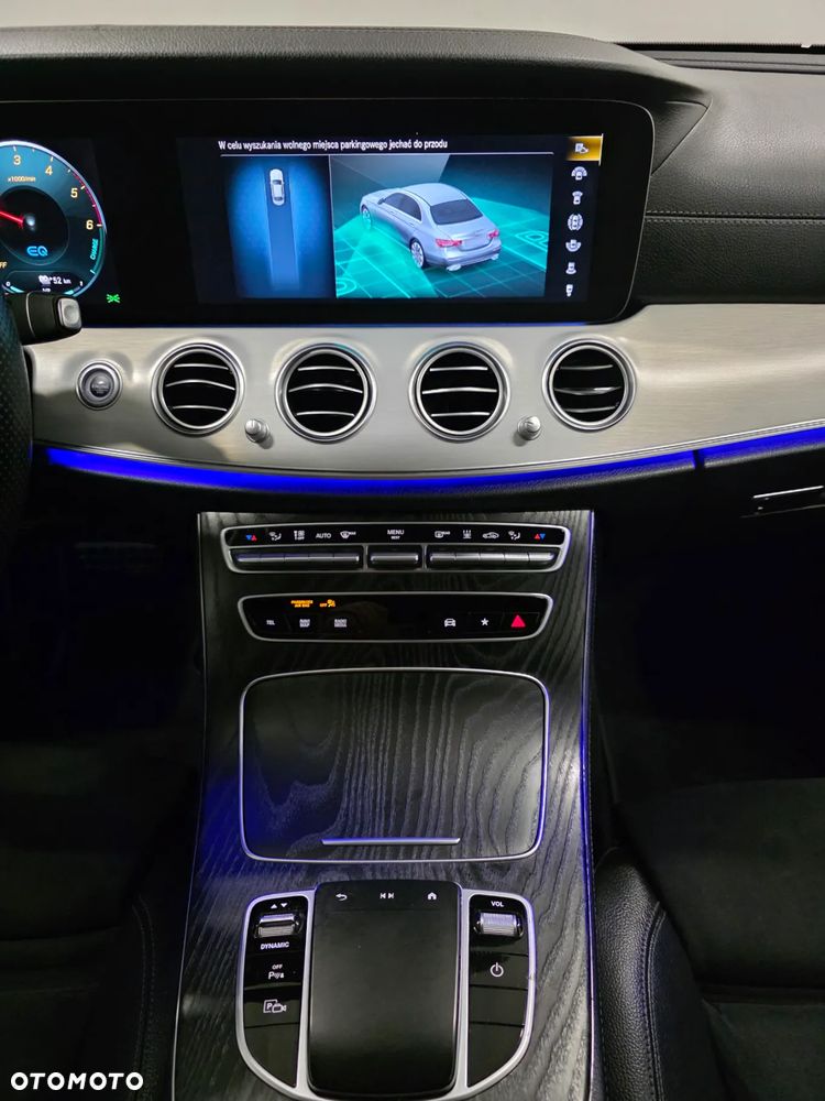 Mercedes-Benz Klasa E 300 de 9G-TRONIC AMG Line - 12