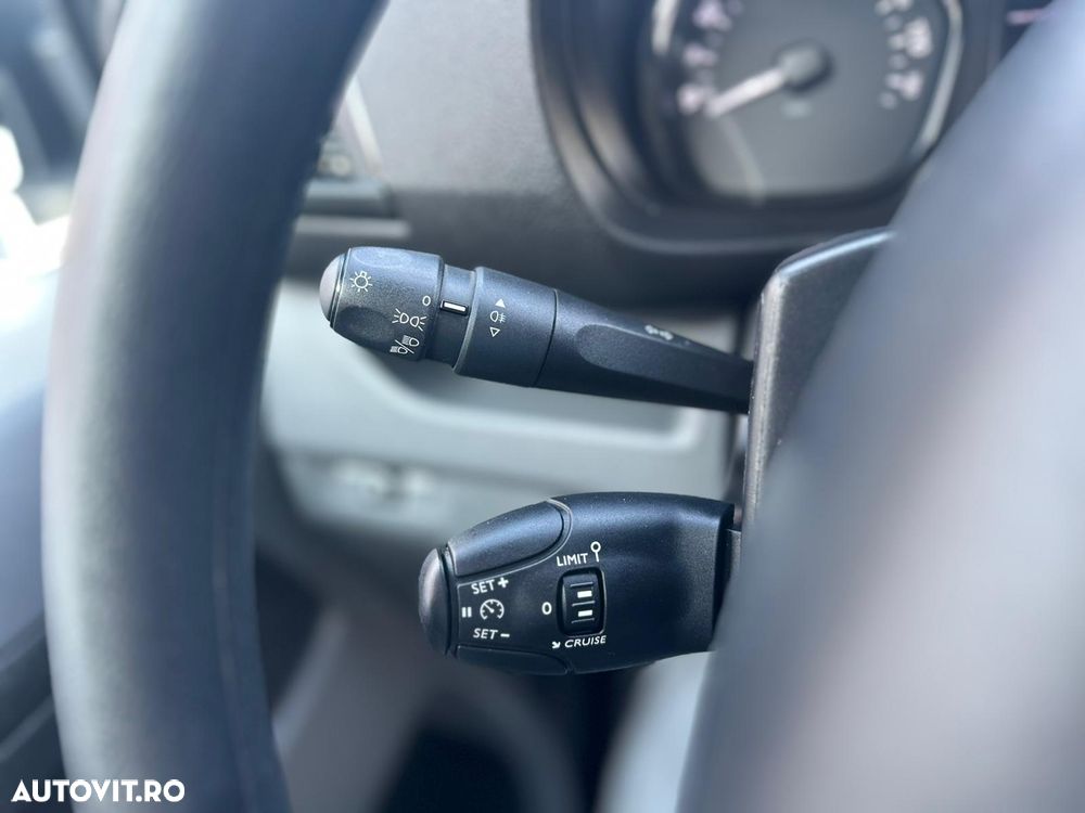 Toyota Proace 1.5 D-4D 120CP 8+1 L2H1 Base+ - 20