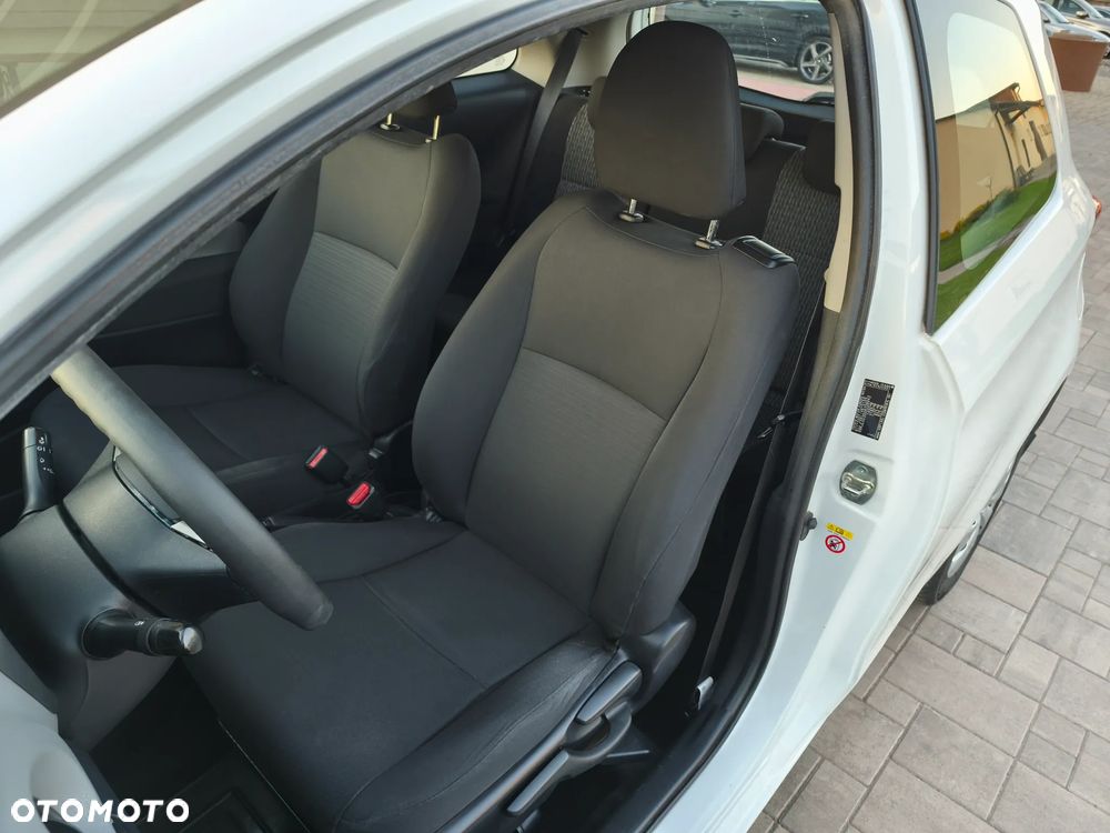 Toyota Yaris 1.0 Active EU6 - 15