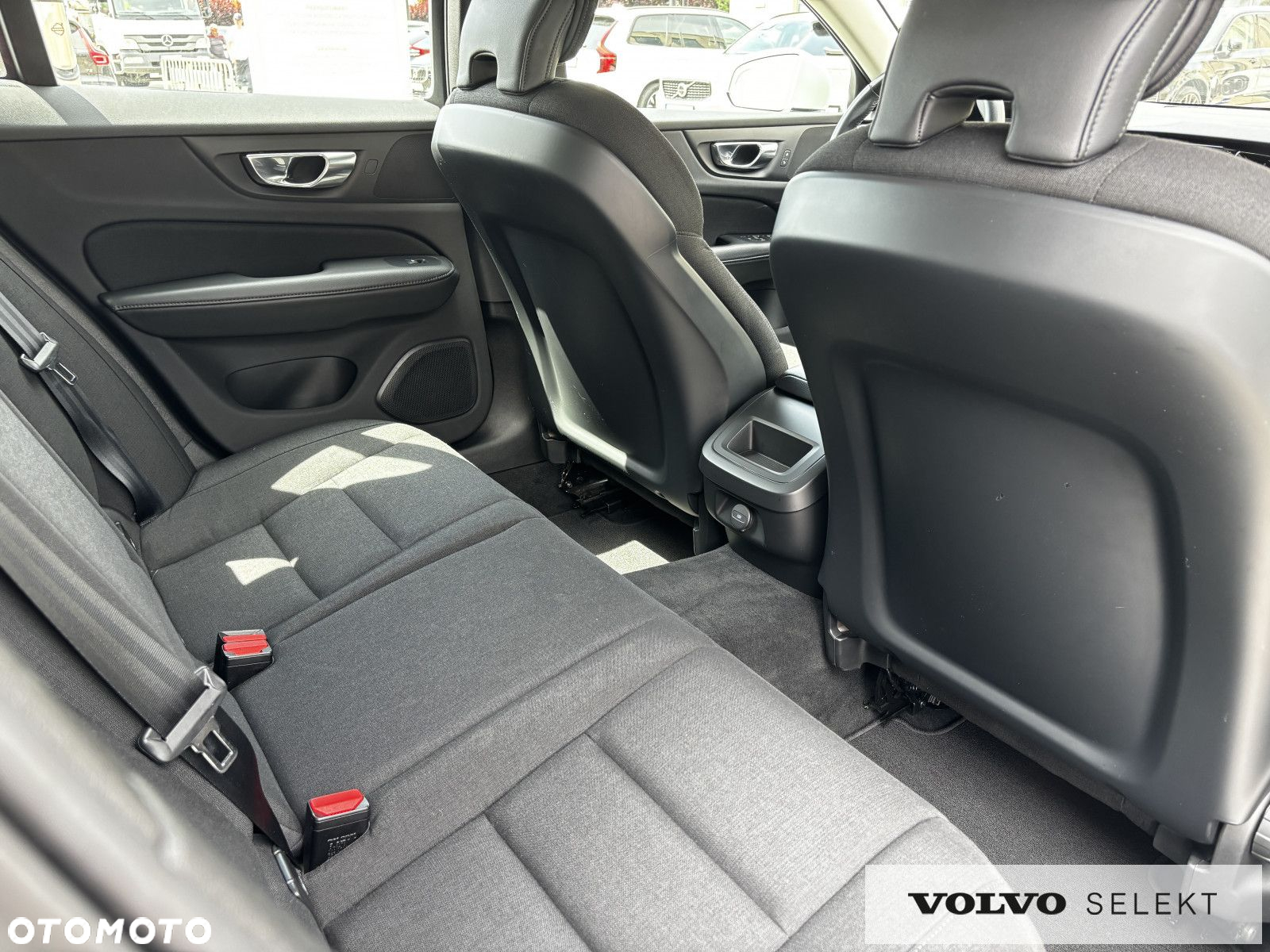 Volvo V60 Cross Country - 18