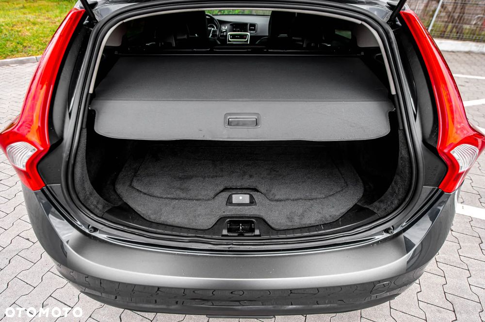 Volvo V60 D5 Geartronic Kinetic - 35