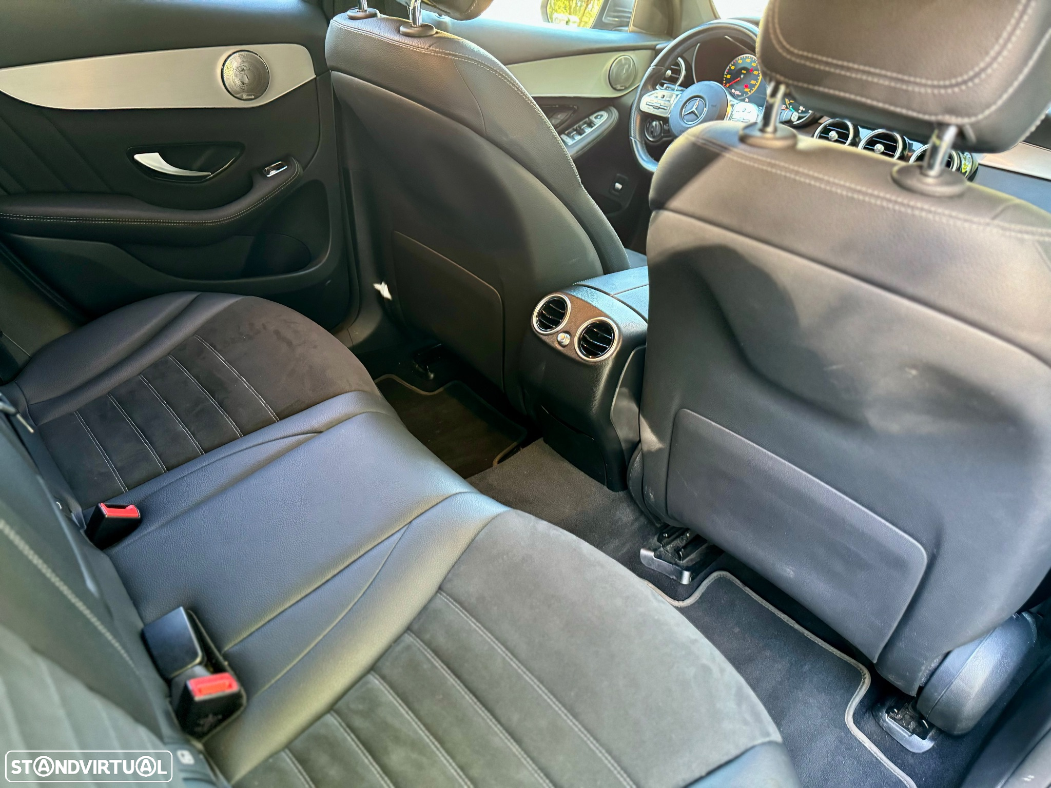 Mercedes-Benz GLC 300 Coupe de 4Matic 9G-TRONIC AMG Line Plus - 33
